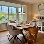 Mit Großem Garten Ferienhaus